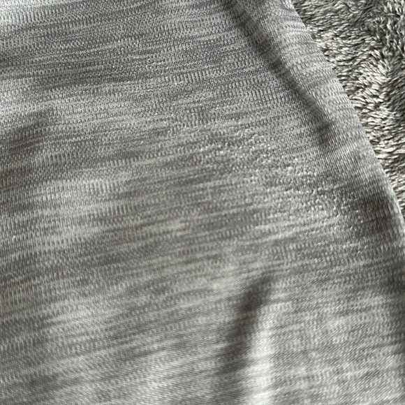 Under Armour Youth Large Heat Gear 1/2 zip up Pull Over - Picture 5 of 6